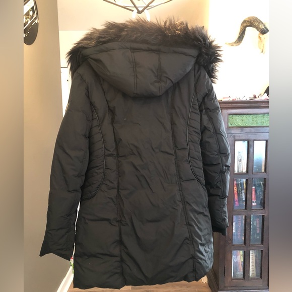 Black parka with faux fur collar/hood - Picture 5 of 5